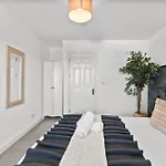 Spacious - Parking & Wifi