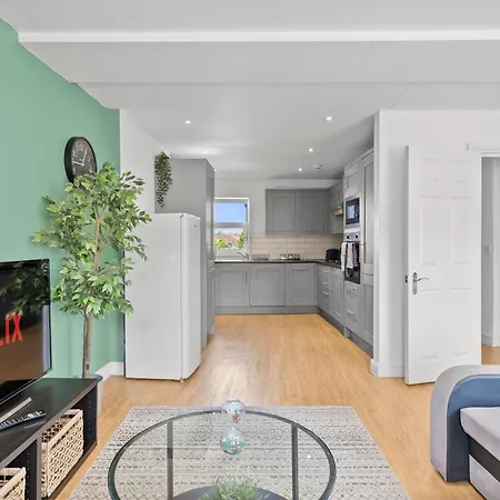 Spacious - Parking & Wifi