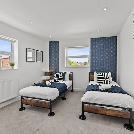 アパート Spacious - Parking & Wifi *