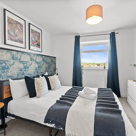 Spacious - Parking & Wifi