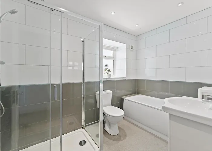 Spacious - Parking & Wifi