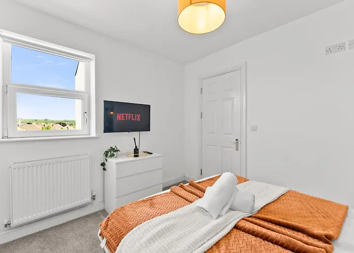 Spacious - Parking & Wifi