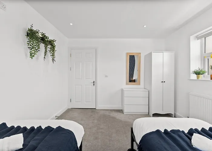 Spacious - Parking & Wifi