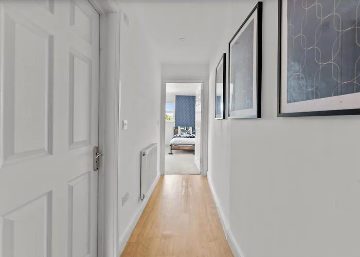 Spacious - Parking & Wifi Bristol