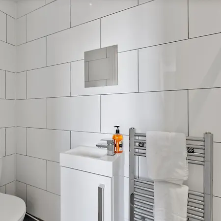 Spacious - Parking & Wifi * Bristol