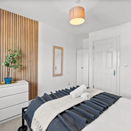 Spacious - Parking & Wifi * Bristol