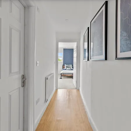 Spacious - Parking & Wifi Bristol