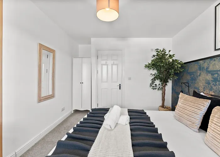 Spacious - Parking & Wifi